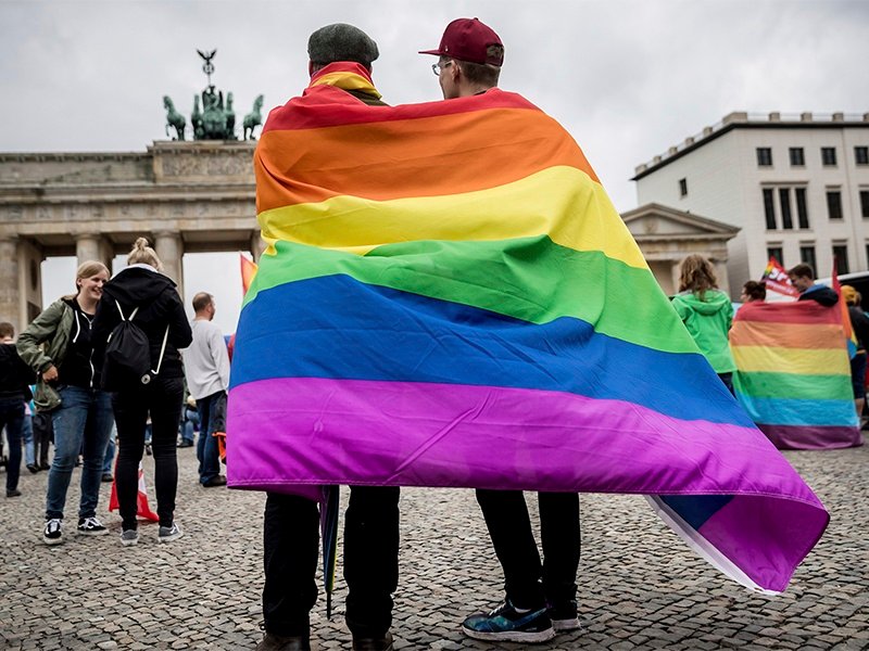En Alemania, la Iglesia Católica lidia con bendiciones para el matrimonio gay